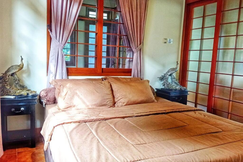 Designer Villa Tokyo Cianjur Eksteriør bilde