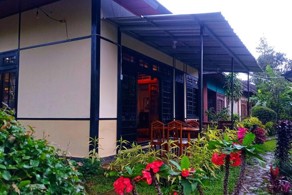 Designer Villa Tokyo Cianjur Eksteriør bilde