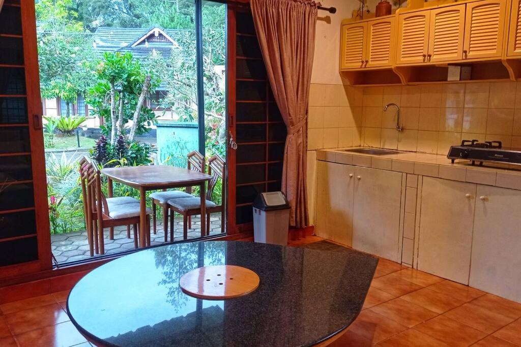 Designer Villa Tokyo Cianjur Eksteriør bilde