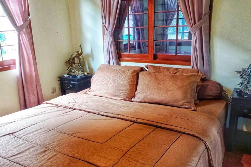 Designer Villa Tokyo Cianjur Eksteriør bilde