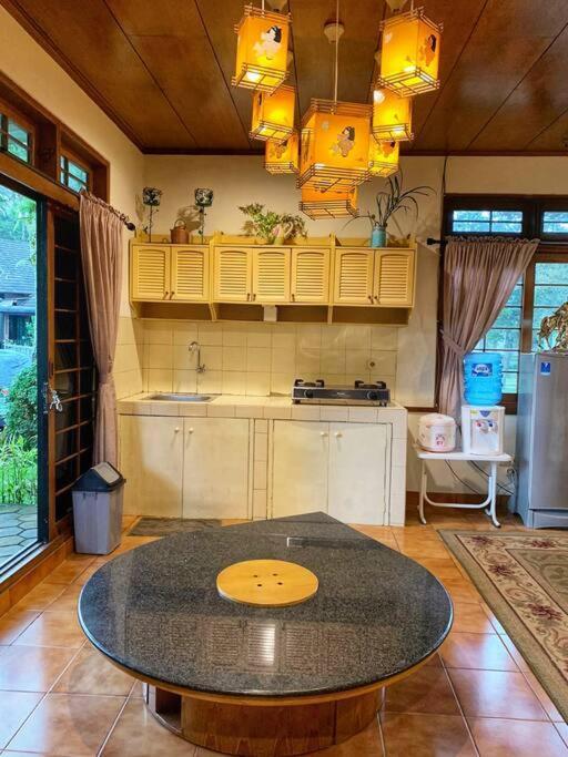 Designer Villa Tokyo Cianjur Eksteriør bilde