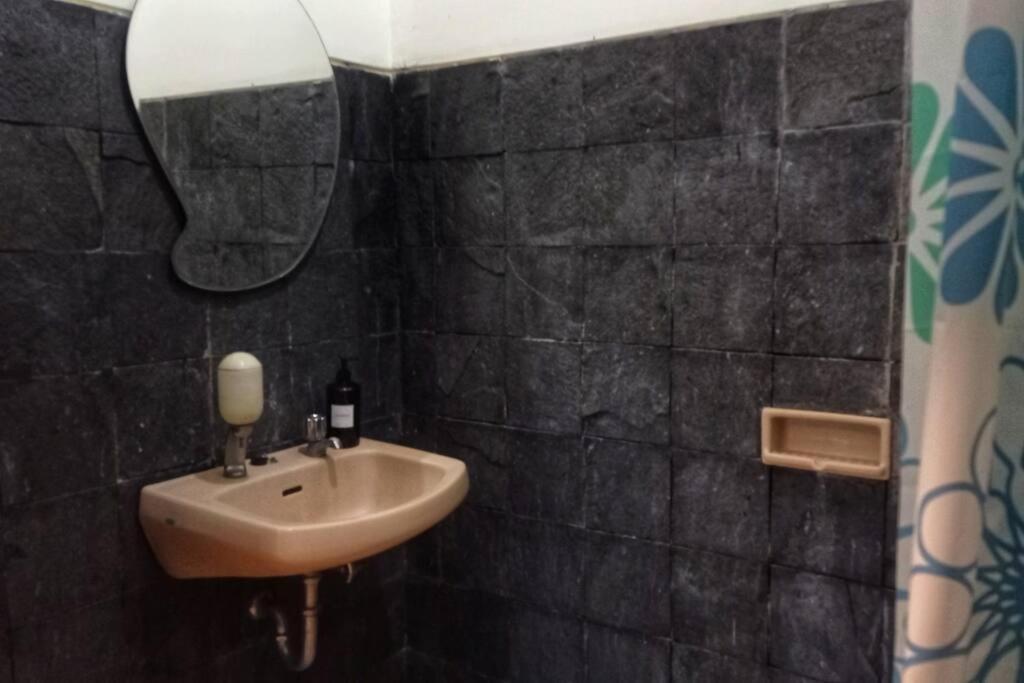 Designer Villa Tokyo Cianjur Eksteriør bilde