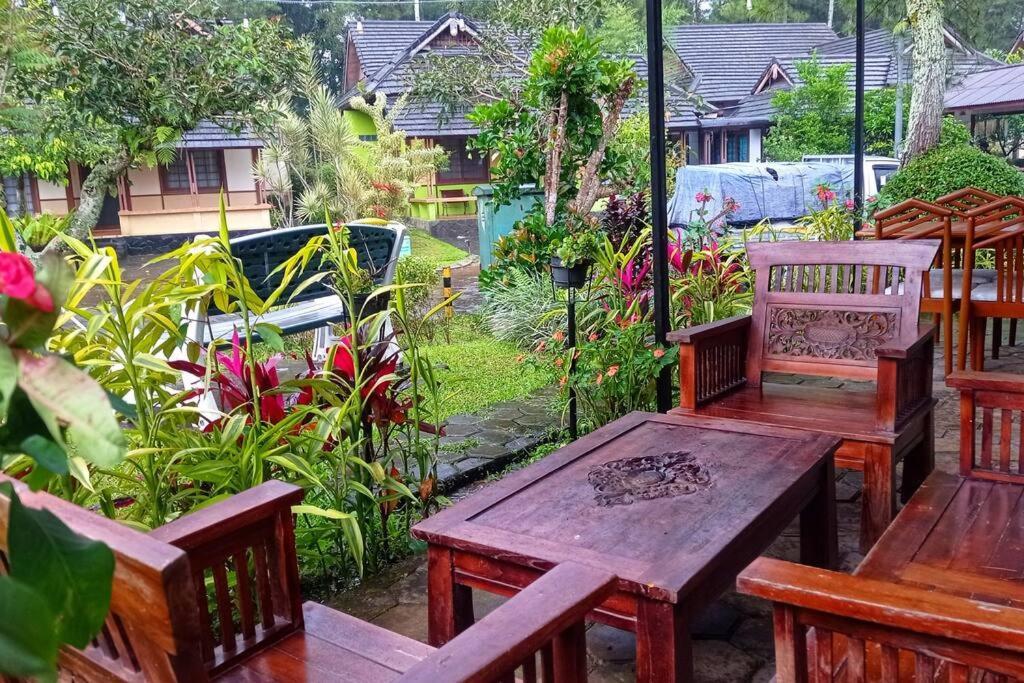 Designer Villa Tokyo Cianjur Eksteriør bilde